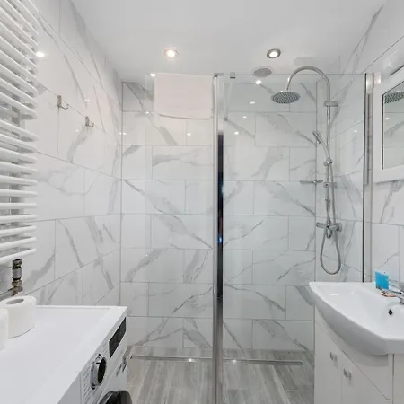 Bronowice Spacious By Bookinghost Apartament