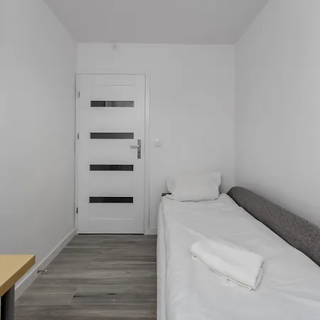 Bronowice Spacious By Bookinghost *