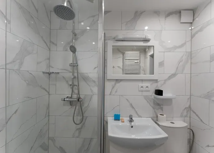 Bronowice Spacious By Bookinghost *