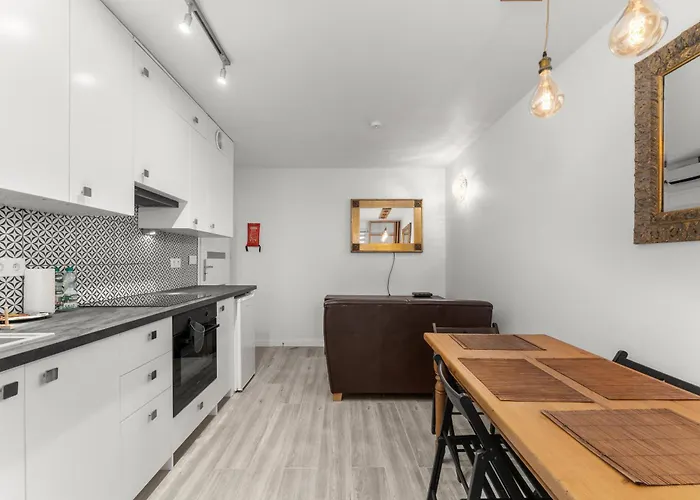 Apartment Bronowice Spacious By Bookinghost *