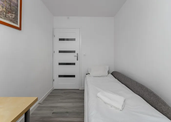 Bronowice Spacious By Bookinghost *