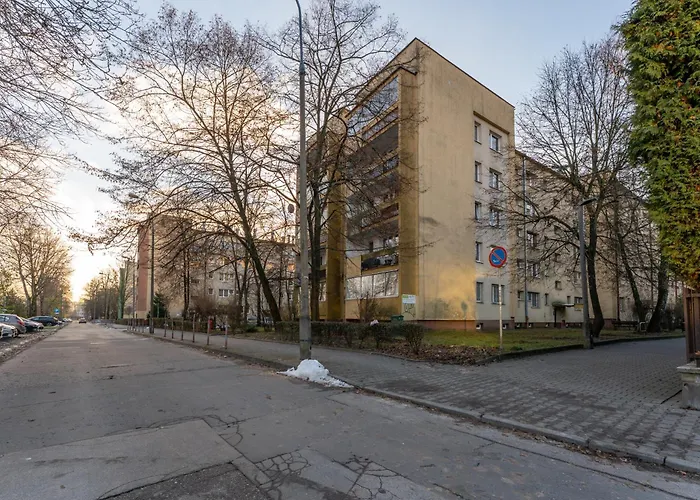 Bronowice Spacious By Bookinghost